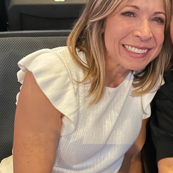 Meet your Posher, Natalie - Picture 2 of 2